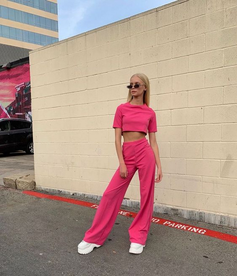 Pink Leather Trouser  Attires Ideas With Pink T-shirt, Outfit Pantalon Rosa Acampanado: crop top,  bell-bottoms,  active pants  