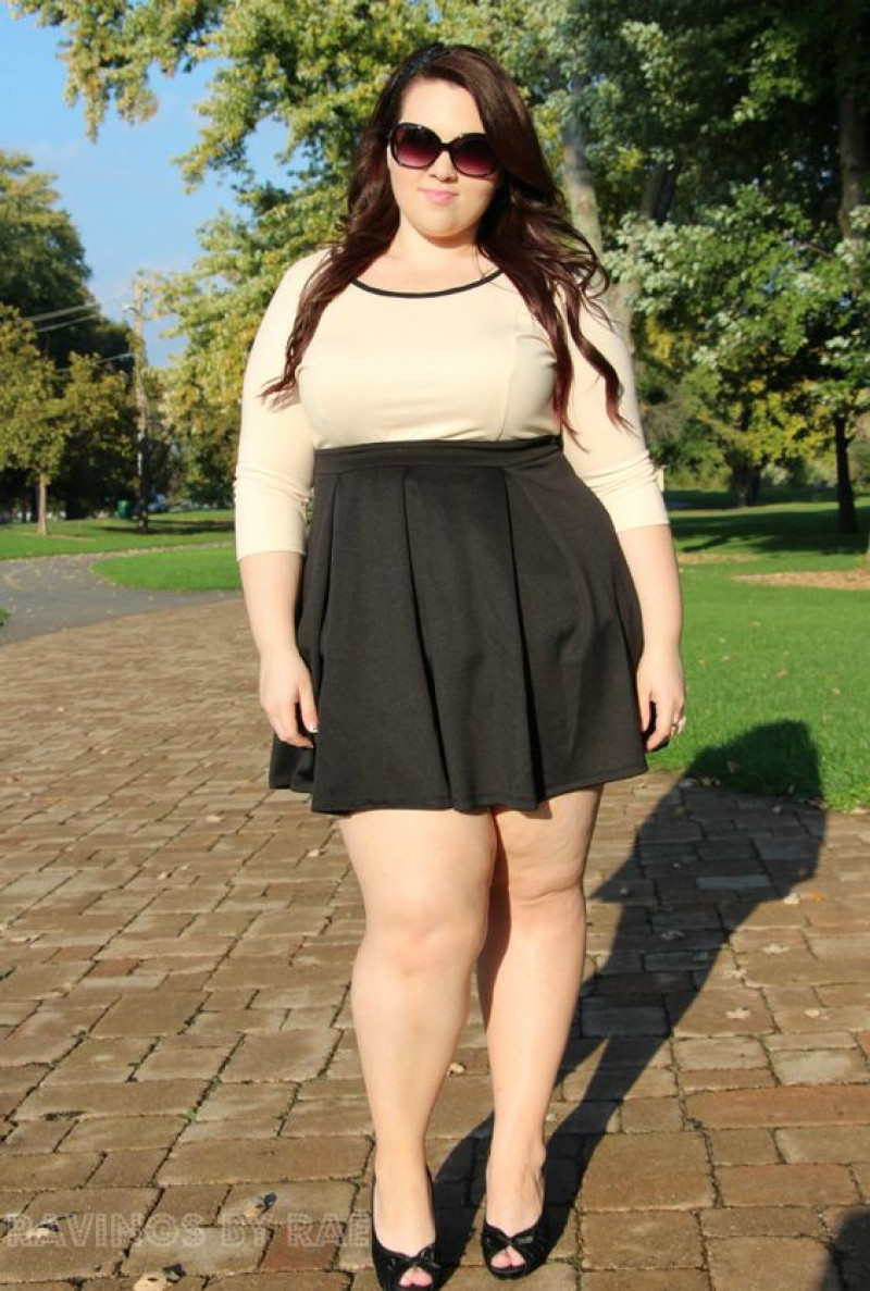 Golden Cropped Blouse: Plus Size Dating Outfits with a Black Pleated Skirt, Casual Graduation Outfit for Mothers: plus-size clothing,  plus size dress,  womens fashion,  plus size skirt,  luggage and bags,  mom fashion  
