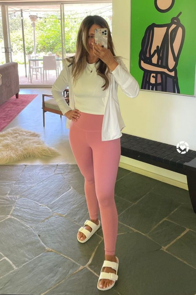 Pastel Pink Sportswear Legging With White Shirt, A Casual Day At The Office: crop top,  yoga pants,  slay sports yoga leggings,  legging 6 ans  