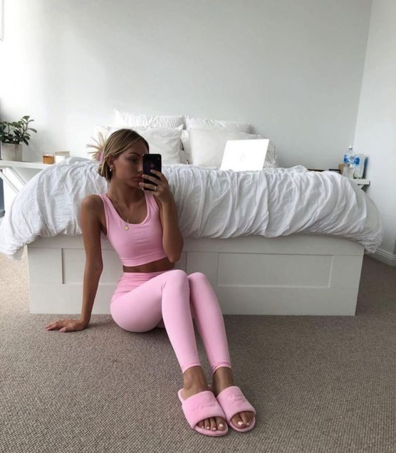 Soft Pink Crop Top and Leggings Set with Slides, a relaxed day at home: 