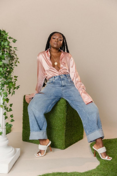 Attire style with jeans, shirt, dress: 