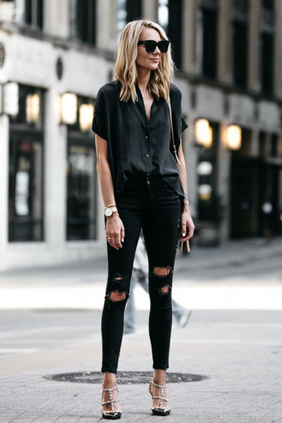 Black button up shirt outfit women: black and black,  black jeans,  black blouse,  silver formal pump,  black blouse and black jeans  