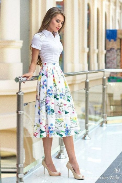 White floral skirt outfit, women's skirt: women's skirt,  day dress,  floral design,  floral print tiered maxi skirt,  midi skirt  